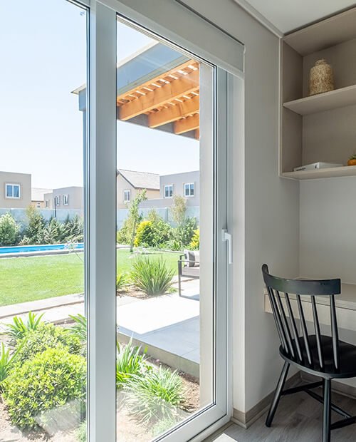 Ventanal de una casa con ahorro energético